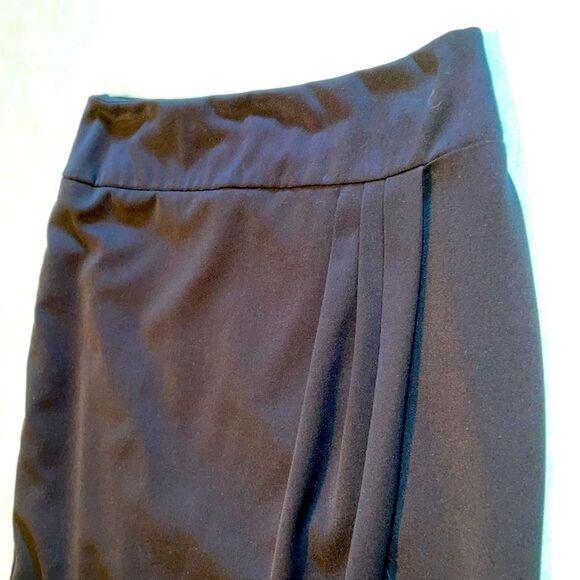 Apt. 9 size 6 fully lined black skirt side zipper wide waistband, cross over EUC - Picture 2 of 12